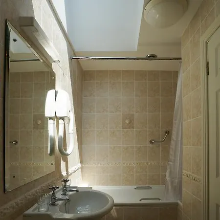 بيت ضيافة House إنش